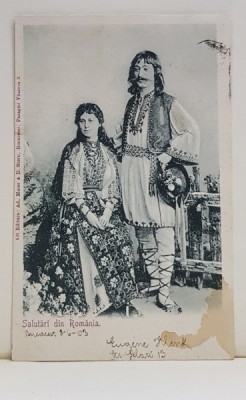 BARBAT SI FEMEIE IN PORT POPULAR, POZAND IN STUDIO , CARTE POSTALA ILUSTRATA , CLASICA foto