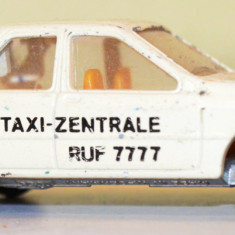 Macheta Siku Ford Sierra 2,3 Ghia - Taxi