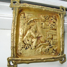 3974-Scrumiera antica cu tematica comica: Proprietar de Circ bronz aurit.