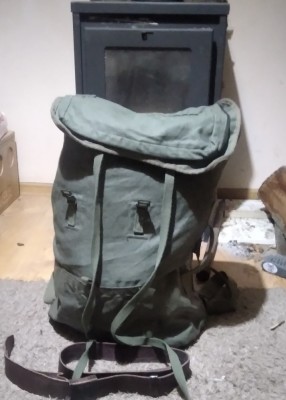Rucsac mediu militar verde foto