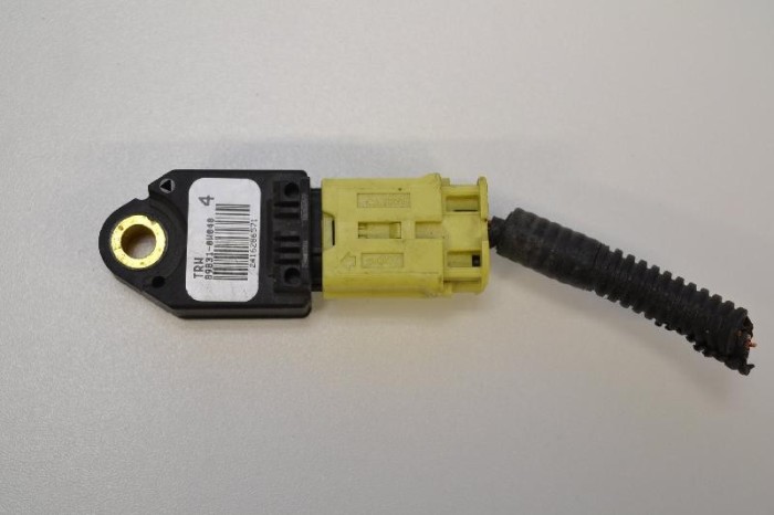Senzor de impact st&acirc;nga spate LEXUS IS II GSE2_, ALE2_, USE2_ 2007 OEM: 89831-0W040 | 1769536