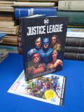 JUSTICE LEAGUE : THE OFFICIAL COLLECTOR&#039;S EDITION BOOK , 2017