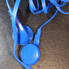 Casti audio albastre, din plastic
