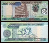 MOZAMBIC █ bancnota █ 200000 Meticais █ 2003 █ P-141 █ UNC █ necirculata █ PESTE_2000_BANCNOTE_UNC_AICI █
