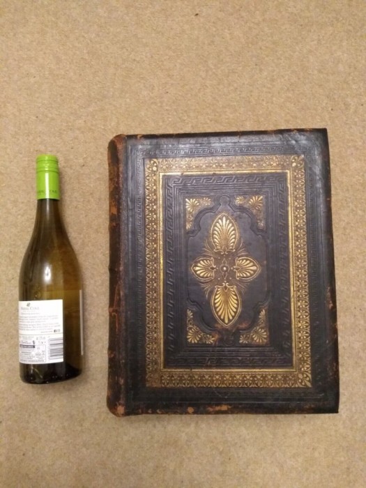 Biblia / Biblie veche , coperta piele, engleza , 1874 , 5 kg , 33 x 27 x 9.5cm