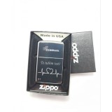 Bricheta ZIPPO Gravata, Personalizata cu Textul Tau