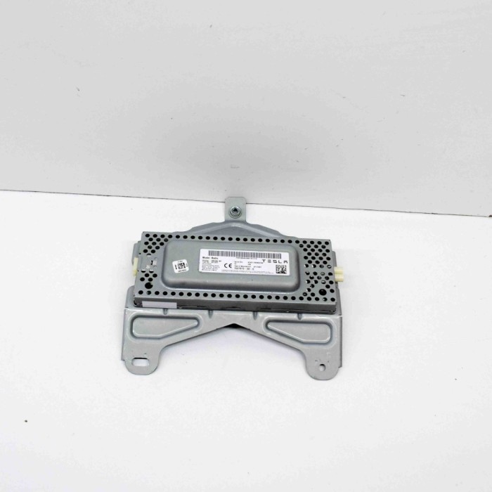 Alt modul de control TESLA MODEL Y 2021 OEM: 1527973-00-C 20588135