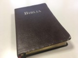 BIBLIA FIDELA CLUJ 2011 EDITIA A III-A. TRADUCERE LITERALA NOUA COMPLETATA, REVIZUITA SI ACTUALIZATA. COPERTI FLEXIBILE, MARGINEA PAGINILOR AURITA