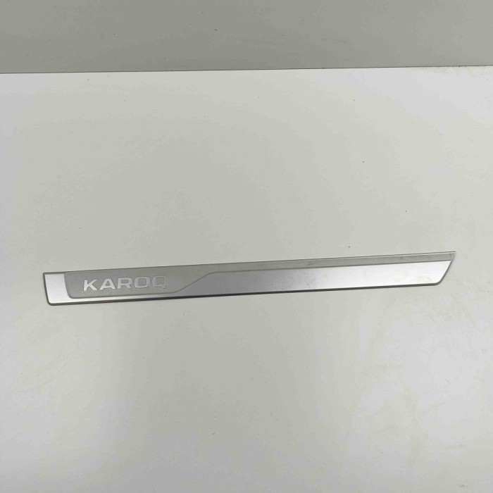Ornament prag dreapta față SKODA KAROQ NU7 2023 OEM: 57A853814B