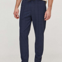 BOSS pantaloni bărbați, culoarea bleumarin, cu fason chinos 50509888