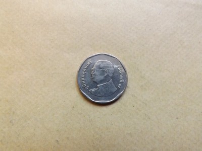 Thailanda 5 Baht 2009 ( 2552 ) - MT 1 foto