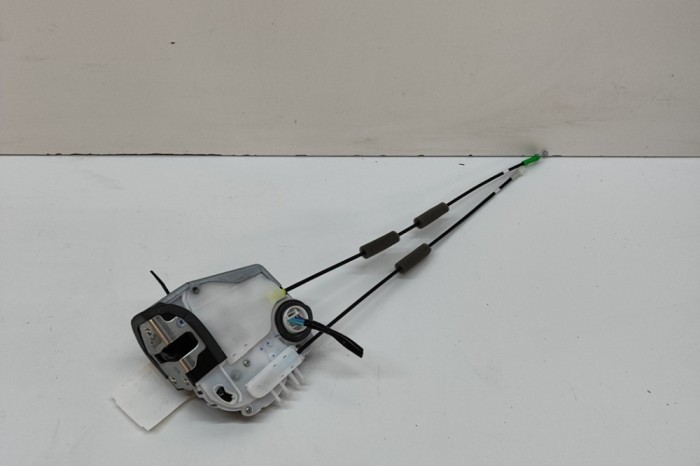&Icirc;ncuietoare ușă st&acirc;nga spate TOYOTA YARIS CROSS MXP_ 2021 OEM: 69060-0D170 31276882