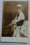 Fotografie tip Carte postala, Baietel cu palarie, perioada interbelica