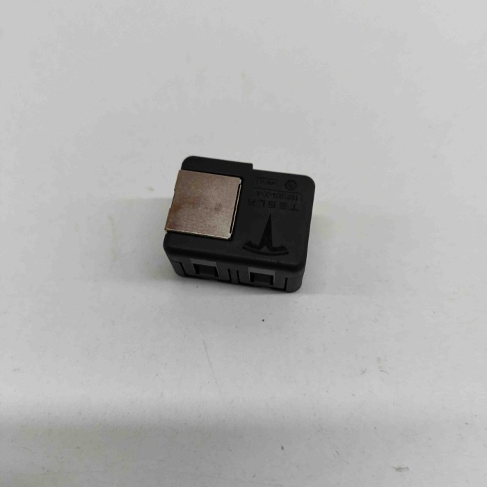 Alt modul de control TESLA MODEL Y 2023 OEM: 1681904-00-A 23418981