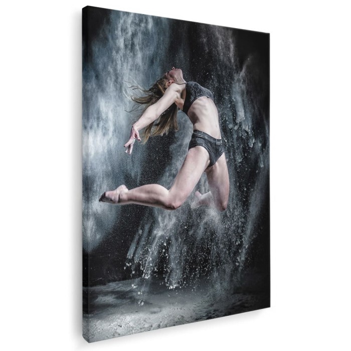 Tablou femeie dansand prin nor de praf 2055 Tablou canvas pe panza CU RAMA 30x40 cm