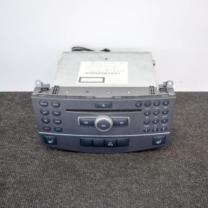 Unitate radio CD MERCEDES-BENZ C T-Model S204 2010 OEM: A2049015401,A2049051100,A2049007202,A2049022301 3928617