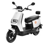 Scuter electric Yadea E8S, 2 viteze, regenerare energie, far LED, acumulator Li-Ion, 72 V, 38 Ah, incarcator rapid 10A, alb, Villager VL079989