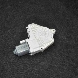 Motor macara geam ușă st&acirc;nga față SKODA YETI 5L 2014 OEM: 5L0959811A 2099065