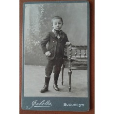 Fotografie tip CDV, baietel cu cizme si esarfa, inceput de secol XX