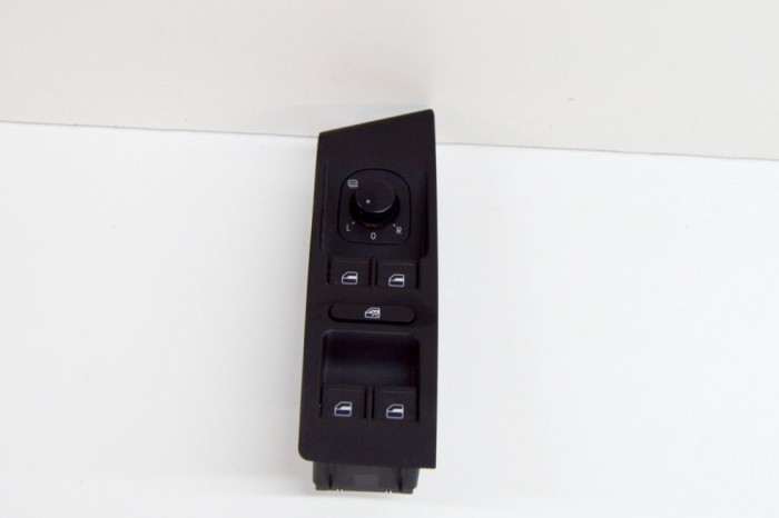 VW PASSAT Variant B7 365 2011 OEM: 3AC857858A,1K0959565L SKU: 17247445