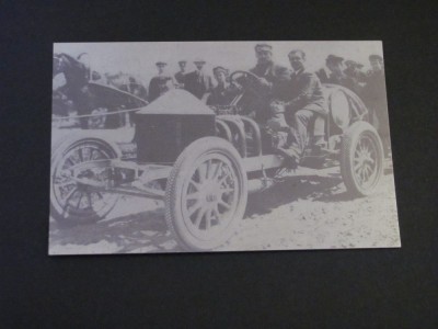 Automobil de Cursă Belle &amp;Eacute;poque cu Echipaj - Carte Poștală Franța ,Necirculată foto
