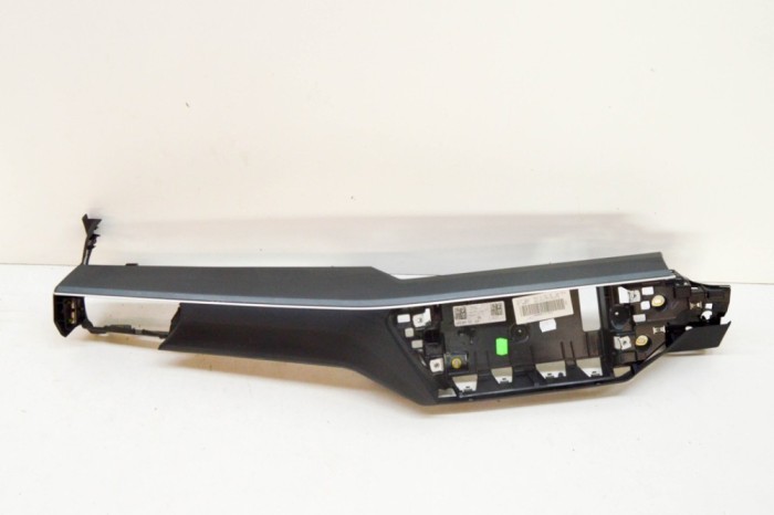 nerasta AUDI E-TRON GEN 2020 OEM: 4KR857736 16034621
