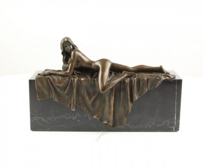 Nud- statueta erotica pe soclu din marmura EC-32