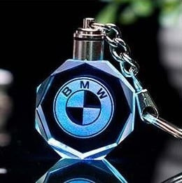 Breloc auto din cristal cu LED - Logo BMW foto