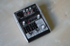 Behringer Mixer audio Xenyx 302USB foto