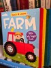 Touch &amp; learn. Farm - With felt finger trails (Atinge si invata. Ferma - Cu trasee din pasla - carte in limba engleza)