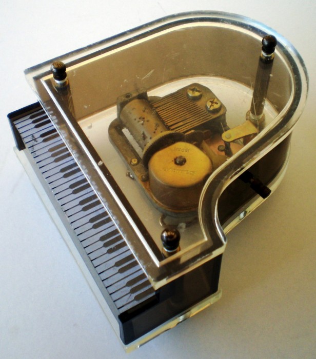 O.172 CUTIE MUZICALA MECANICA PIAN MECANISM SANKYO JAPAN