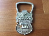 desfacator deschizator pentru sticle de bere apa minerala suc bauturi stema municipiul timisoara RSR / lupoaica din anii &#039;70