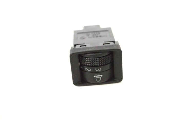 Comutator de reglare &icirc;nălțime faruri NISSAN QASHQAI II J11, J11_ 2018 OEM: 80921A 14350239