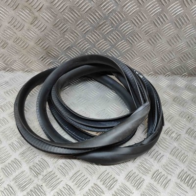 Garnitura ușă st&amp;acirc;nga spate TESLA MODEL Y 2022 OEM: 1497675-00-D foto