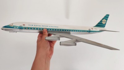 Avion macheta KLM Royal Dutch Airlines Douglas DC-8, inmatriculare PH-DCA, 46x43 cm, scara 1:100 foto