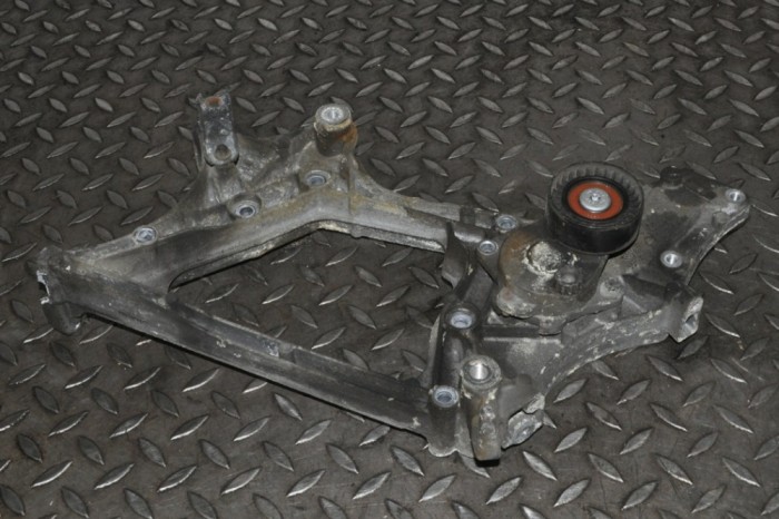 Suport alternator MERCEDES-BENZ VITO Minibus / passenger W639 2011 OEM: a6512011909 12043570
