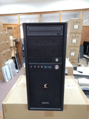 Workstation Chieftec, i7 9700K, 16GB DDR4, 256GB SSD M.2, nVIDIA Quadro P4000, 8GB GDDR5, 256 bit, Free DOS foto