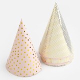 Coifuri de petrecere din h&acirc;rtie, set 6 buc, 16 cm, roz cu buline aurii și alb cu zig-zag auriu, CMCLASS