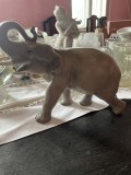 Bibelou porțelan: elefant, vintage
