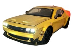 Macheta Dodge Challenger galben cromat SRT 1:24 replica metal lumini si sunete, usi deschise