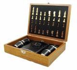 Cumpara ieftin Set cadou Sah cu plosca si pahare invelite in piele neagra