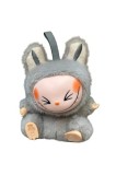 Cumpara ieftin Figurine Labubu, Micutul Monstru Pufos, 18 cm, Gri, in cutie