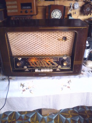 Radio vechi pe lampi Schaub Goldsuper W 35-3D 4107 An 1954-55 foto