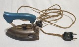 Fier de Calcat electric - functional - piesa veche anii 1960, obiect de colectie