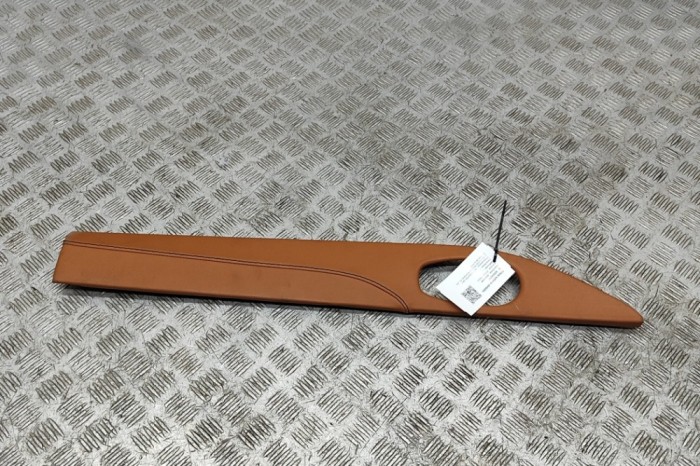 Ornament consola centrală ASTON MARTIN DB11 2022 OEM: HY53-045C26-AC 25930717