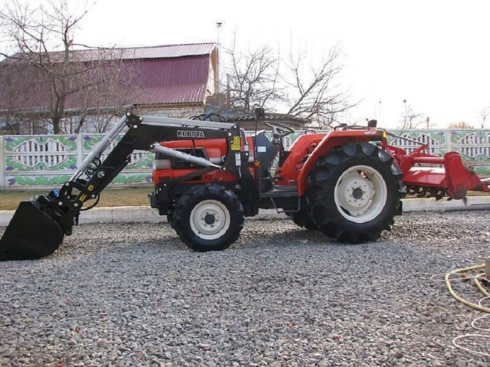 Tractor Kubota G32F