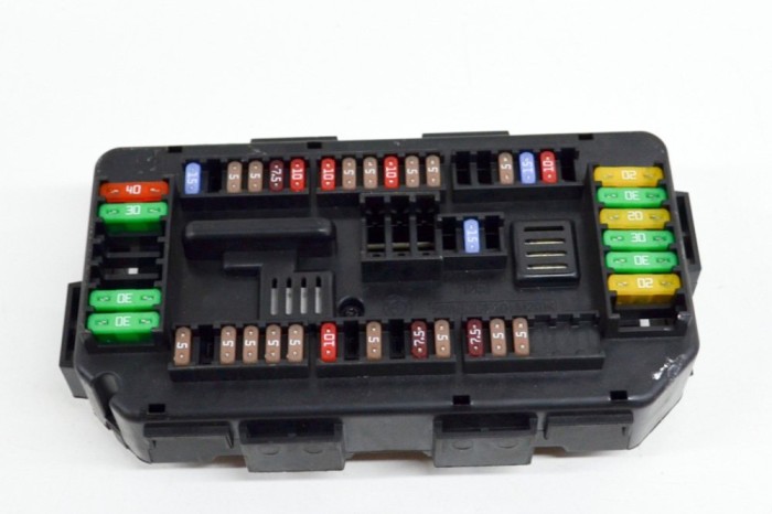 Modul panou de siguranțe BMW 3 F30, F80 2016 OEM: 9389068 13969799