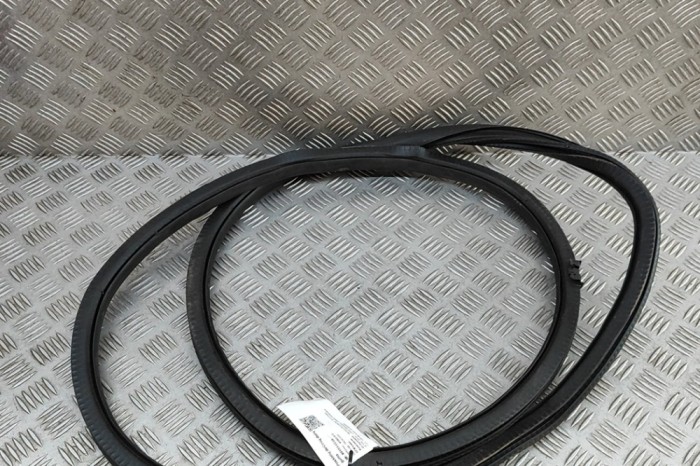 Garnitura ușă dreapta față MERCEDES-BENZ CLA Coupe C118 2023 OEM: A1186920600 | 31984839