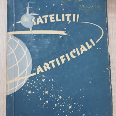 Sateliții artificiali - A. Sternfeld