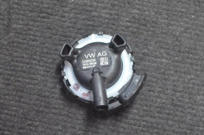 Senzor de impact dreapta față VW PASSAT B8 3G2 2015 OEM: 3Q0959354 foto